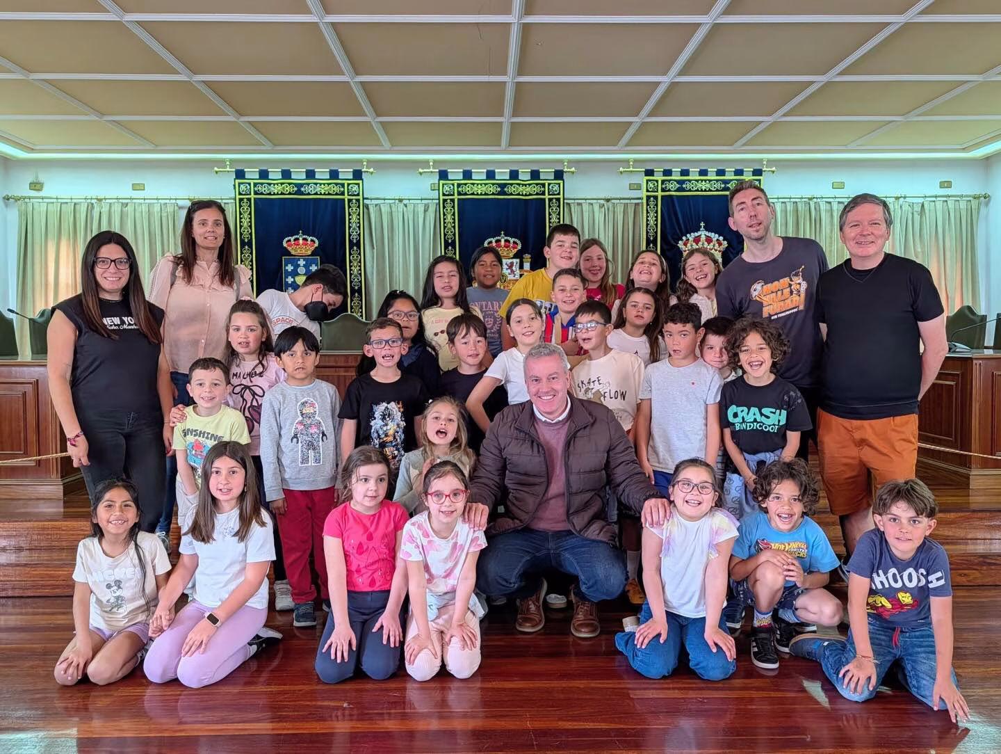 Visita educativa do alumnado de 2º de primaria á Casa Consistorial en A Cañiza