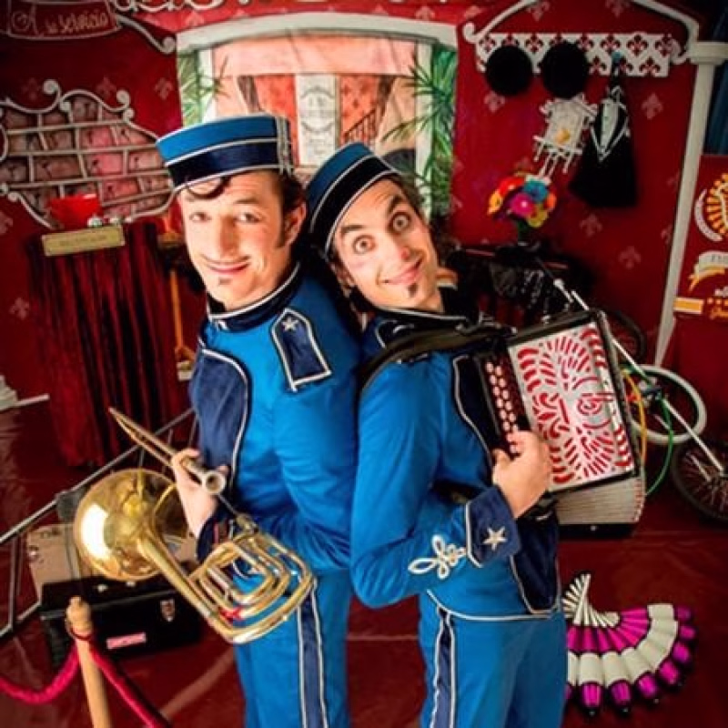 'A su servicio' (TIRITIRANTES CIRCO TEATRO) en Lerma