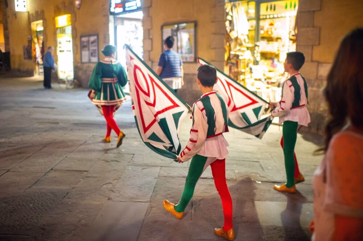 Actuación de Banda de Gaites Naranco en Oviedo