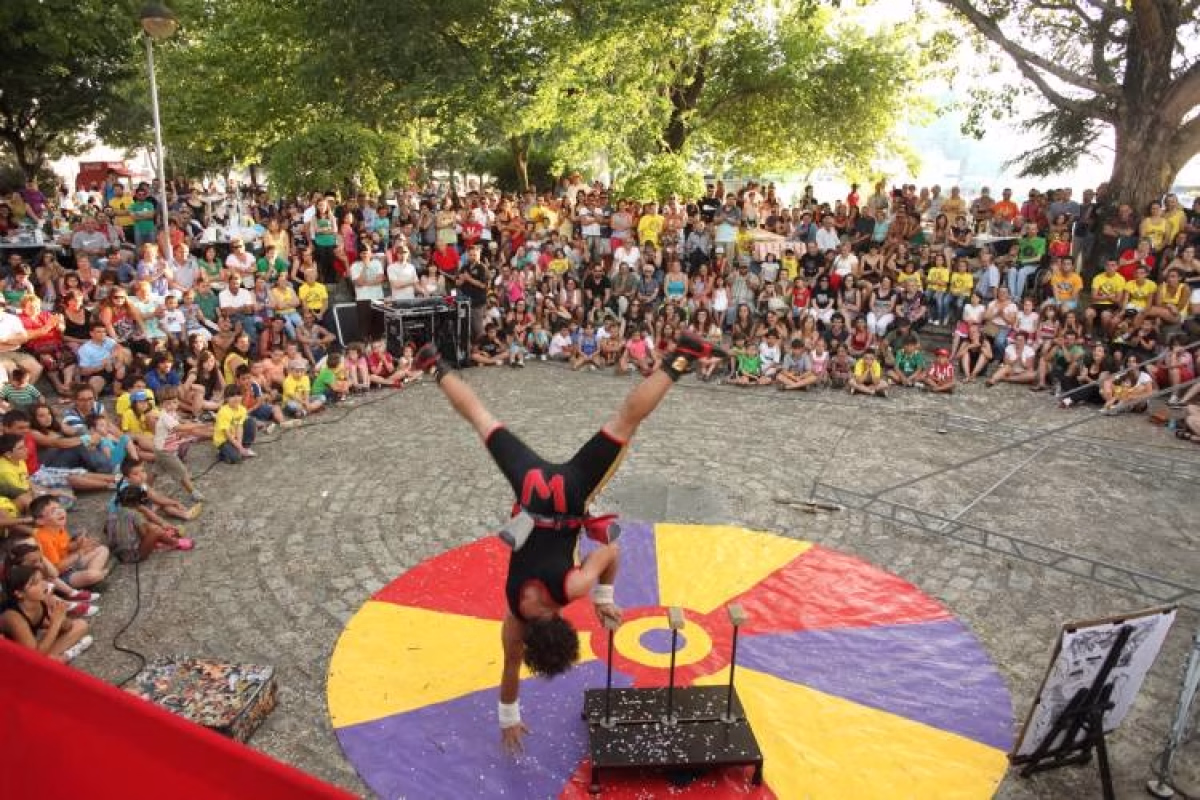 CIRCANDO - ARTEFEITO PRODUCIÓNS en Cabana de Bergantiños