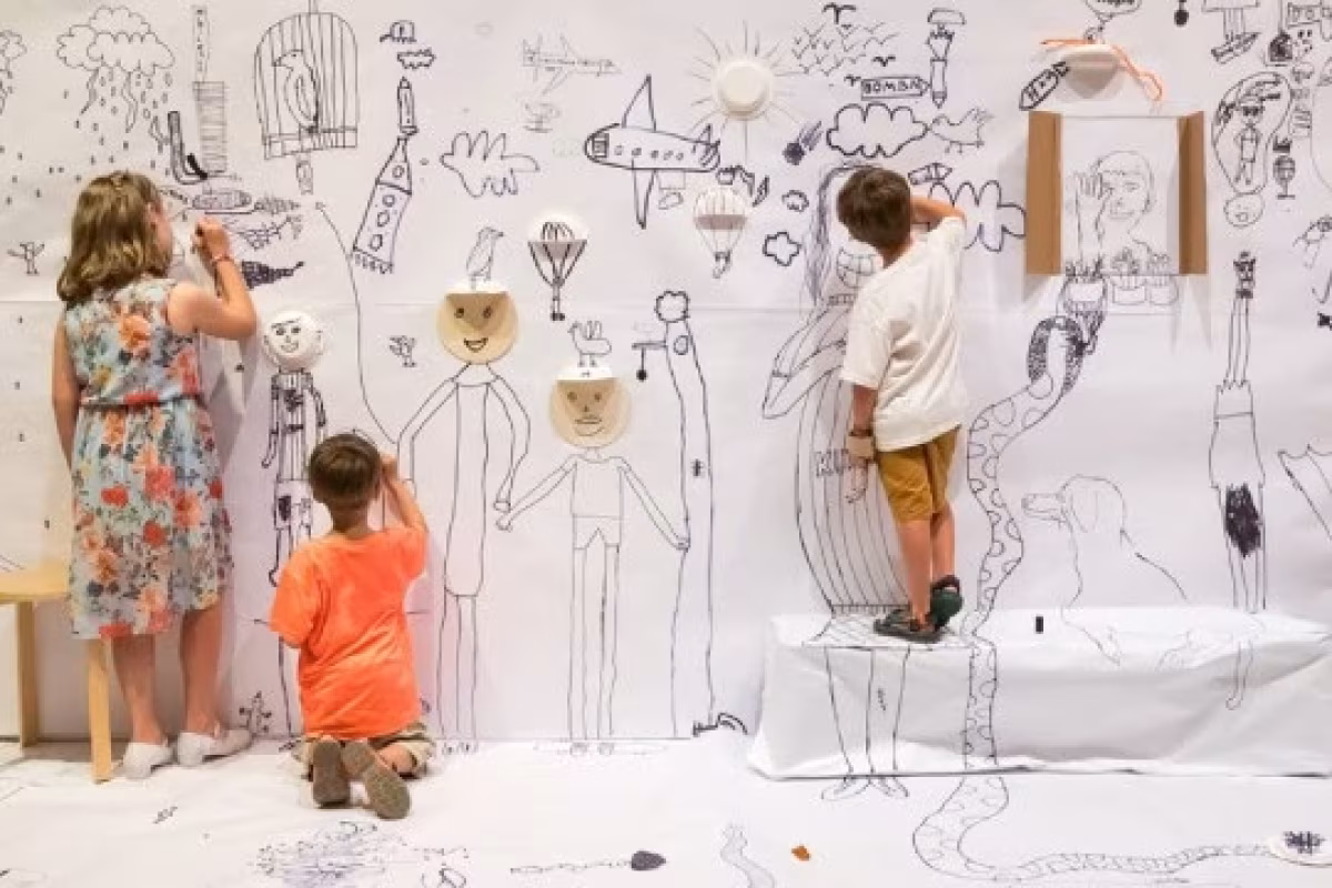 Cartel de "Colonias de verano 2026 en el Museo de Bellas Artes de Bilbao" en Bilbao