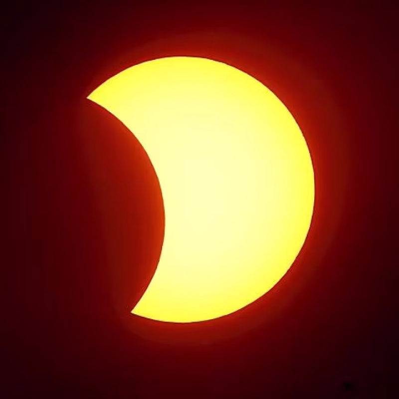 Eclipse parcial de Sol en Vega de San Mateo