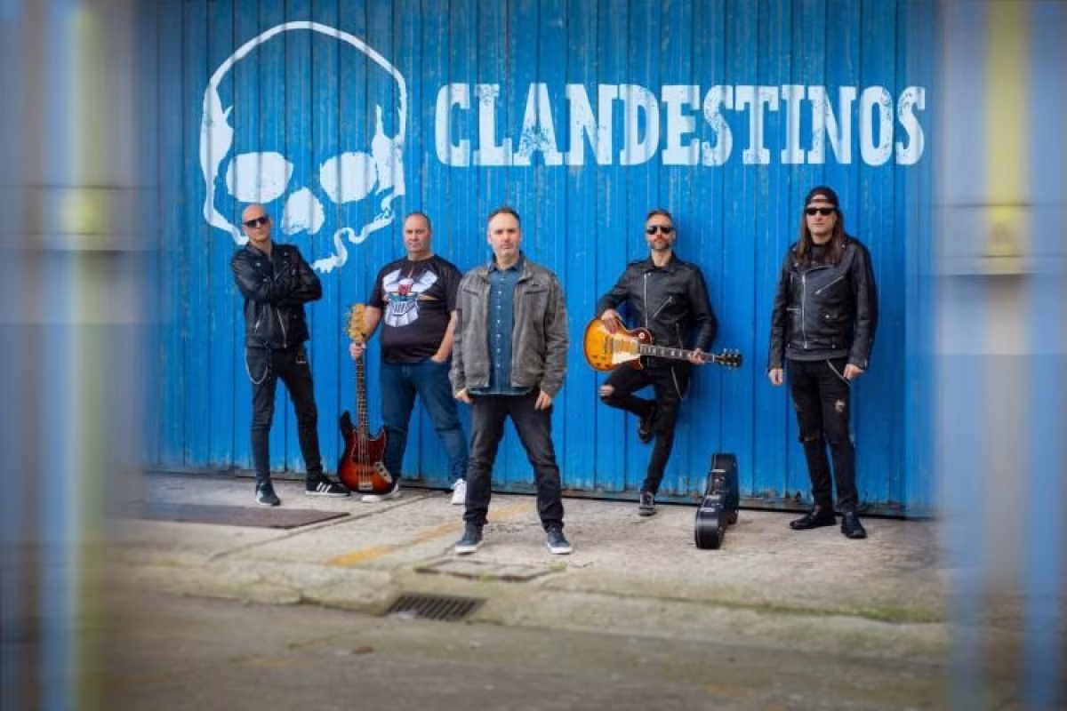 EN BUSCA Y CAPTURA (Musicalle 13) - CLANDESTINOS en Melide