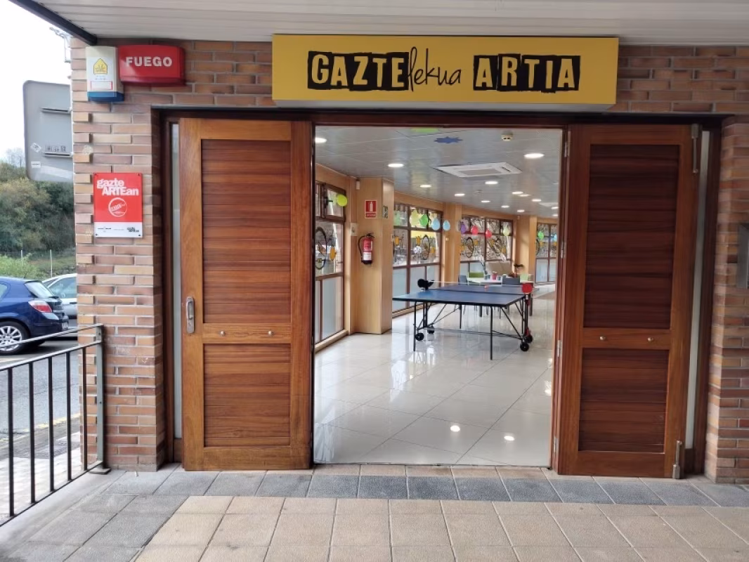 Juegos de agua en Gazteleku Artia en Irun
