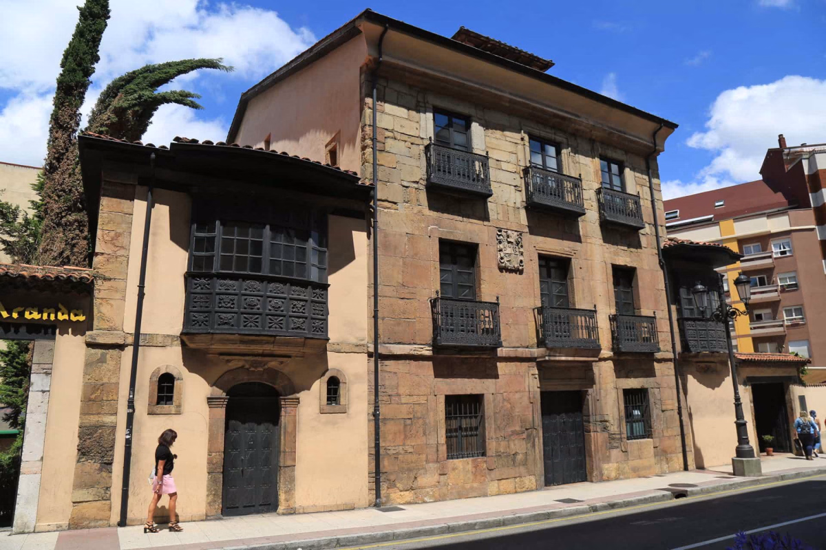 La Decrepitud en Oviedo
