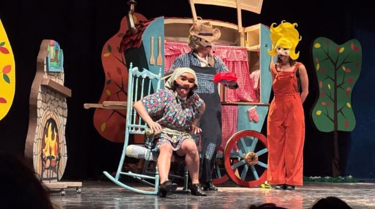 'Las artistas trashumantes y olé' (LÍBERA TEATRO) en Villanueva de Duero