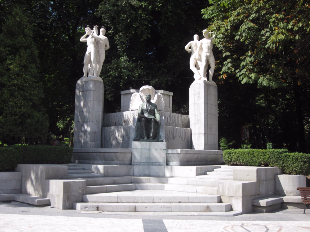 Lunes de ruta. Un campo literario en Oviedo