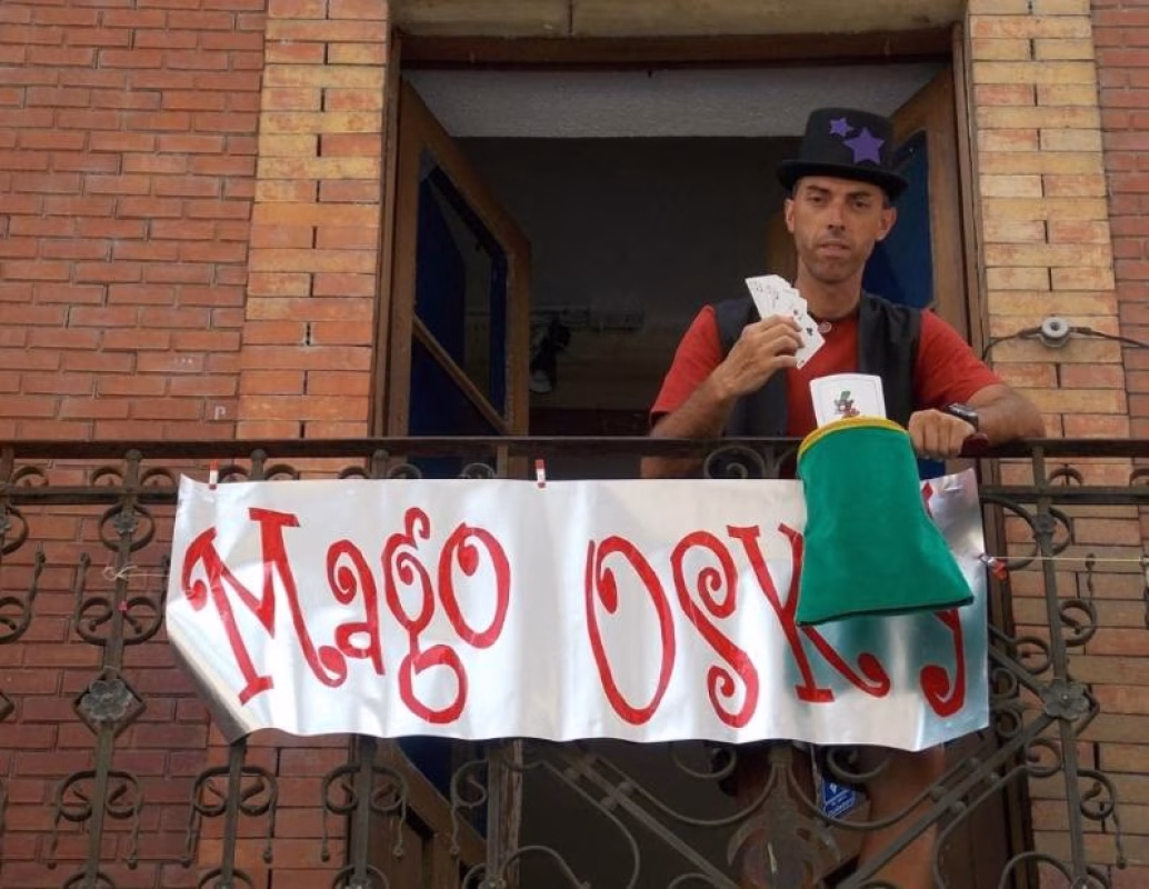 'Un, dos, tres... abracadabra' (MAGIA Y CUENTACUENTOS - MAGO OSKI) en Coca