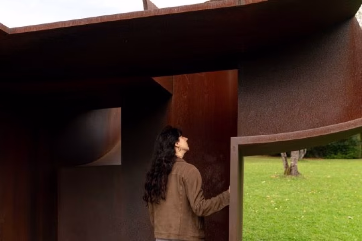 Visita guiada: "Sound Healing. Un viaje de materia a vibración en Chillida Leku" en Hernani