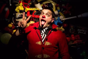 CON LINGUA PROPIA - PETER PUNK PALLASO