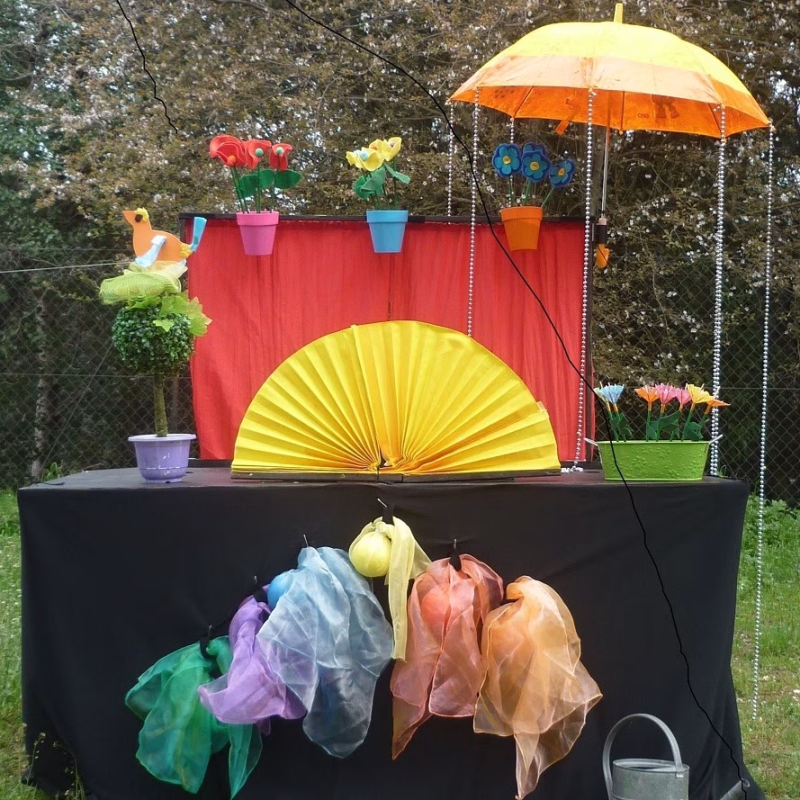 Sessió de contes per a la primera infància amb Elena Codó i la Barraqueta de la Primavera en Guissona
