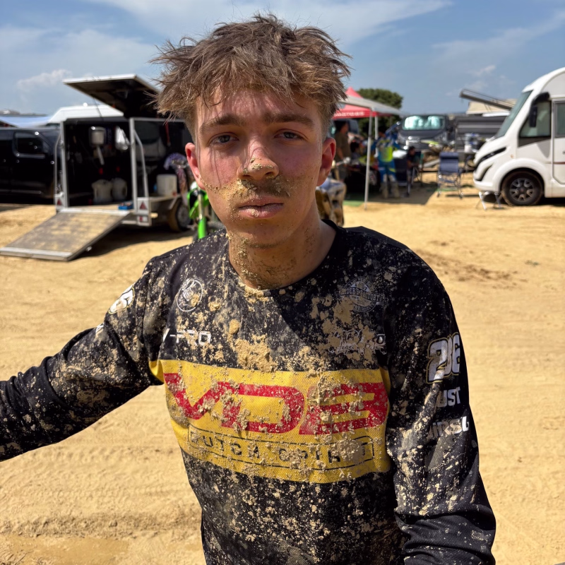 Tyler van den Berg representa a Premià de Dalt en el motocross de Calanda en Premià de Dalt